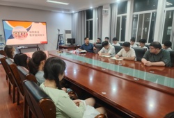 副校长李峰为物电学院研究生讲授思政课