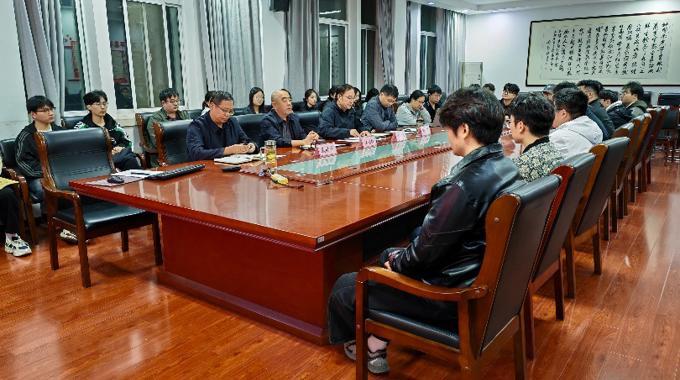 物理与电子工程学院开展2026级研究生入学教育